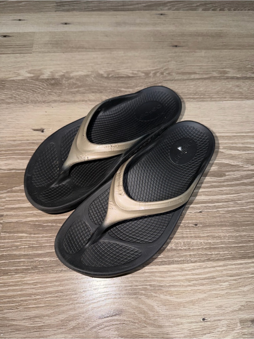 Oofos Women's Sandal Flip Flop Thong Recovery Size 8